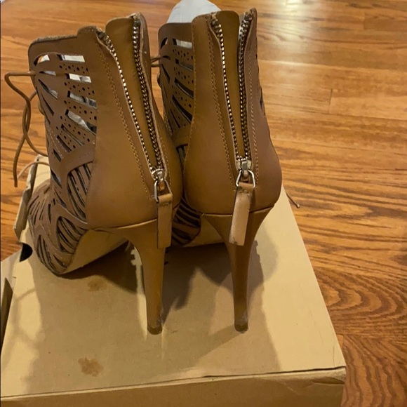 Zara Leather Strappy Heel - Picture 3 of 6